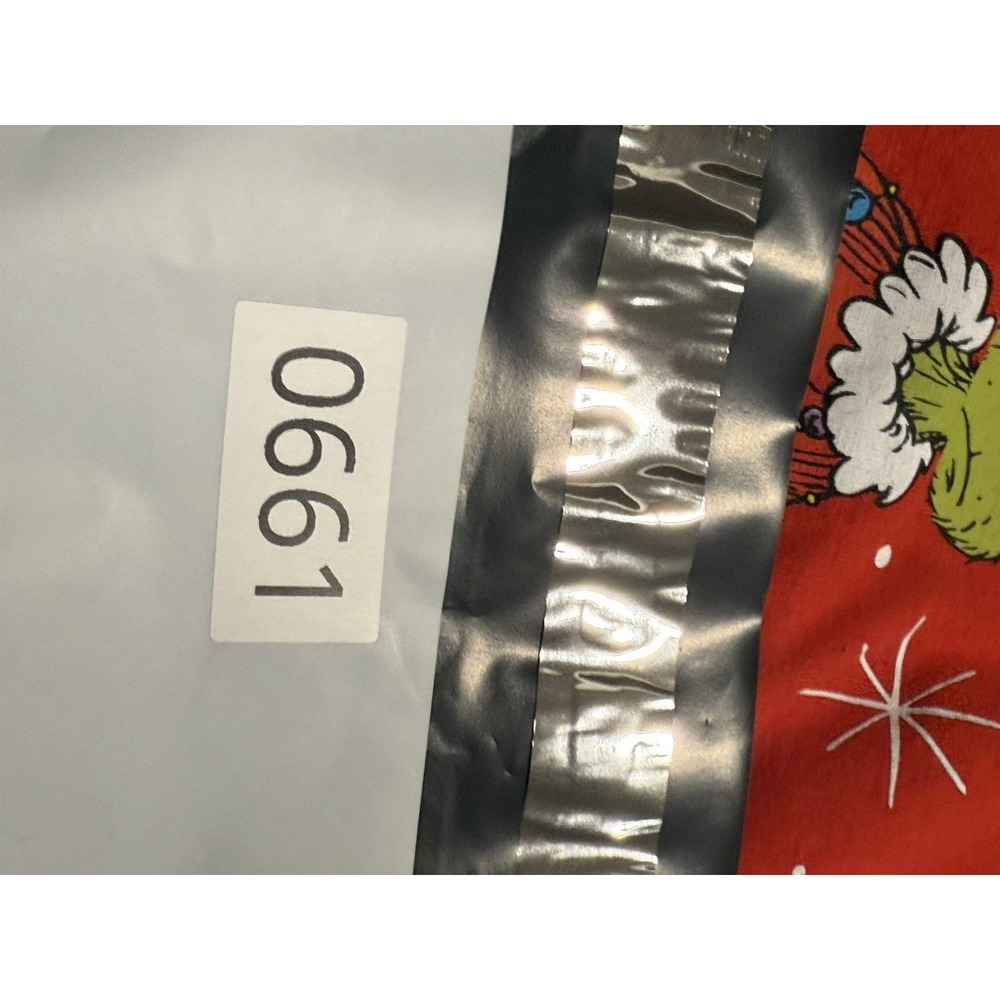 The Grinch How the Grinch Stole Christmas Red Graphic T Shirt Womens Small - Picture 8 of 8